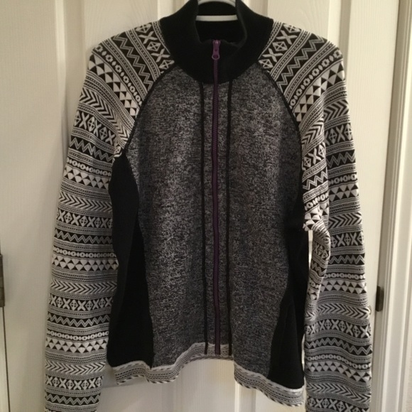 Title Nine black and white merino wool blend sweater Aztec print sleeves - Picture 4 of 13